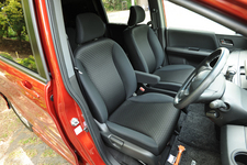 ホンダ フリードスパイク フロントシート