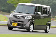 ホンダ N BOX＋（プラス）走行イメージ フロント