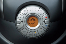 日産 新型ラティオ