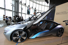 BMW i8 CONCEPT（プラグインハイブリッド）