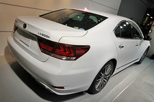 レクサス 新型LS LS600h F SPORTS