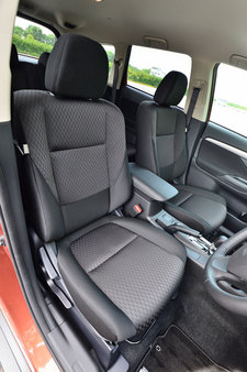 三菱 新型アウトランダー