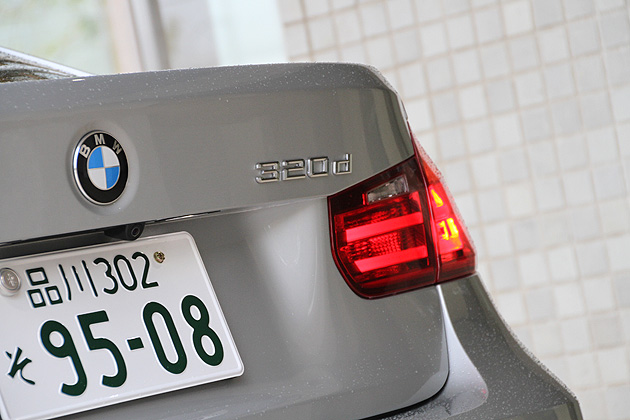 BMW 320d BluePerformance M Sport　エンブレム