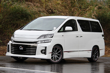 トヨタ ヴェルファイア G’s(G SPORTS)