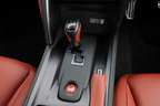 日産 新型GT-R（2013年モデル）Premium edition [ファッショナブルインテリア] センターコンソール
