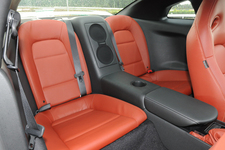 日産 新型GT-R（2013年モデル）Premium edition [ファッショナブルインテリア] リアシート