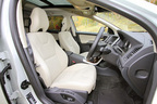 ボルボ XC60 T6 AWD　ソフトベージュの本革シート(フロントシート)