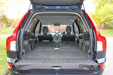 ボルボ XC90 3.2 AWD R-DESIGN パッケージ　ラゲッジルーム・荷室(サードシート・セカンドシート前倒し時)