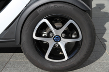 日産 ニューモビリティコンセプト(New Mobility Concept)アルミホイール&タイヤ