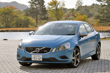 ボルボ S60 T6 AWD R-DESIGN[ポールスター・パフォーマンス・パッケージ]