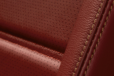 「ムラーノ」の特別仕様車 「モード・ロッソ」