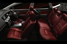 「ムラーノ」の特別仕様車 「モード・ロッソ」