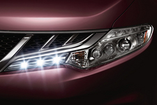 「ムラーノ」の特別仕様車 「モード・ロッソ」