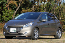 プジョー 208 Premium[ボディカラー：スピリット・グレー(新色)]