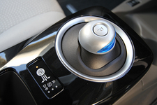 日産 リーフ マイナーチェンジモデル(2012年モデル)