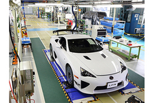 生産500台目となるレクサス LFA