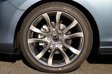 マツダ 新型アテンザセダン SKYACTIV-G(2.5リッターガソリンエンジン搭載モデル)25S Lパッケージ