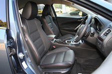 マツダ 新型アテンザセダン SKYACTIV-G(2.5リッターガソリンエンジン搭載モデル)25S Lパッケージ