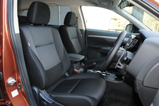 三菱 新型アウトランダー