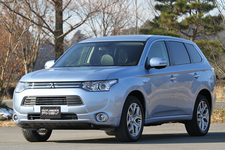 三菱 アウトランダー PHEV「G Premium Package」 エクステリア・フロント