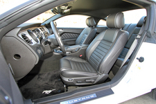 フォード 新型マスタング V8 GTクーペ プレミアム　フロントシート