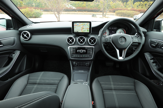 メルセデス・ベンツ 新型 Aクラス「A180 ブルーエフィシェンシー "ナイトパッケージ"」　インパネ周り