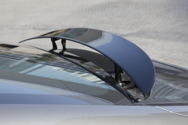 ベントレー 新型 コンチネンタル GT スピード　電動式リアウィング