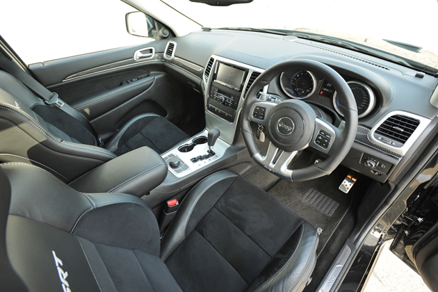 ジープ グランドチェロキー SRT8 インテリア・コックピット周り