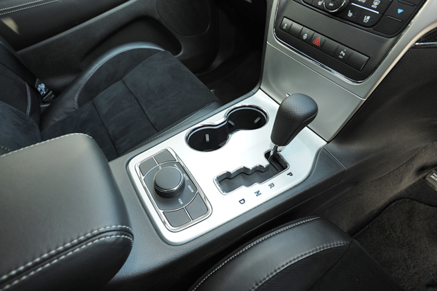 ジープ グランドチェロキー SRT8 5速AT・センターコンソール/セレクトラックシステム