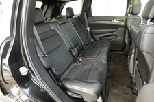 ジープ グランドチェロキー SRT8 リアシート