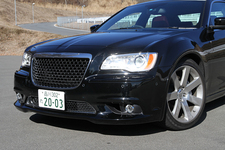 クライスラー300 SRT8