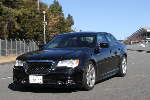 クライスラー300 SRT8