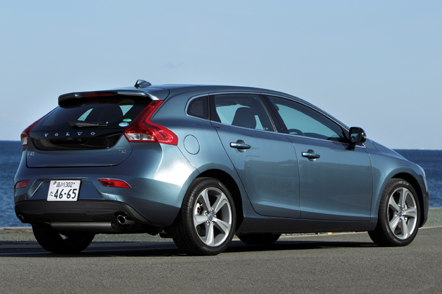 ボルボ 新型 V40 ブイ フォーティ 試乗レポート 飯田裕子 1 2 徹底検証 13年新型車種ー試乗レポート Mota