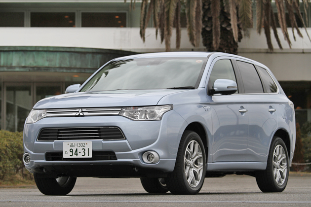 三菱 アウトランダー PHEV G NAVI Package[4WD]