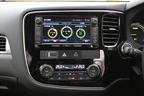 三菱 アウトランダー PHEV G NAVI Package[4WD]　7インチWVGAディスプレイメモリーナビゲーション　PHEV専用表示「PHEV走行情報／エネルギーモニター」
