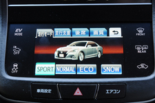 トヨタ クラウン「ハイブリッド アスリートG」トヨタマルチオペレーションタッチ(走行制御モード・スポーツモード)
