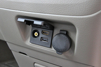 スズキ スペーシア　AUX(外部入力)／USBソケット(スマートフォン連携ナビゲーション装着車)　