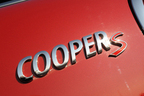 ミニ クーパーS ペースマン　「CooperS」エンブレム