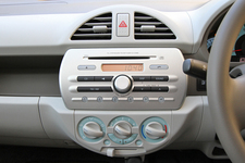 スズキ 新型 アルト エコ[2013年モデル]　センタークラスター・オーディオ・エアコン操作系