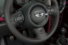 ウィング・オプションを装備したMINI John Cooper Works