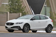 ボルボ V40 クロスカントリー T5 AWD[エクステリア・スタイリング・キット装着車]