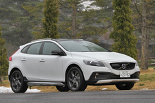 ボルボ V40 クロスカントリー T5 AWD[エクステリア・スタイリング・キット装着車]