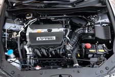 直列4気筒DOHC i-VTECエンジン