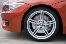 BMW 新型 Z4 sDrive35is　タイヤサイズ：(フロント)225/40R18(リア)255/35R18