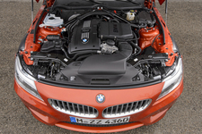 BMW 新型 Z4 sDrive35is 直6 DOHC 直噴ガソリン パラレル ツインターボエンジン