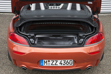 BMW 新型 Z4 sDrive35is ラゲッジ(リトラクタブル・ハードトップ収納時)