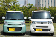 スズキ スペーシア最大のライバル、ホンダ N BOX(右)