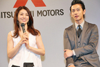 【三菱 新型軽自動車「eKワゴン／eKカスタム」新型車 発表会速報】TVCMに出演する井川遙さんと佐藤健さん