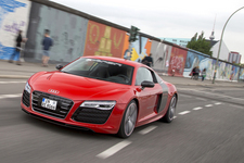 AUDI R8-etron