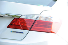 ホンダ 新型アコードハイブリッド テールランプ